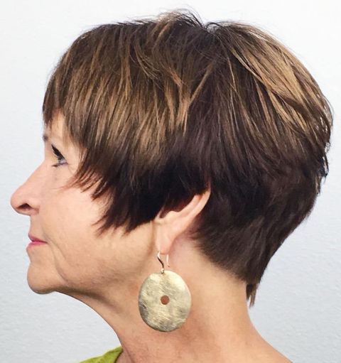 Short haircut with highlight brown balayage