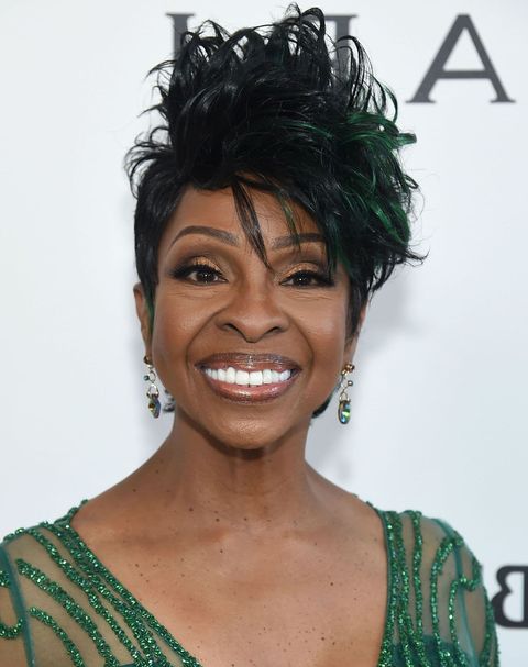 Asymmetrical short hairstyle for black ladies over 50