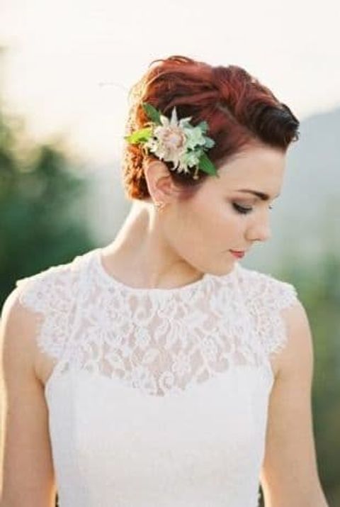 trendy short hair cut for bride