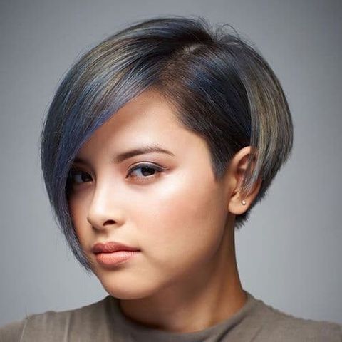 Blue balayage asymmetrical short bob for round face