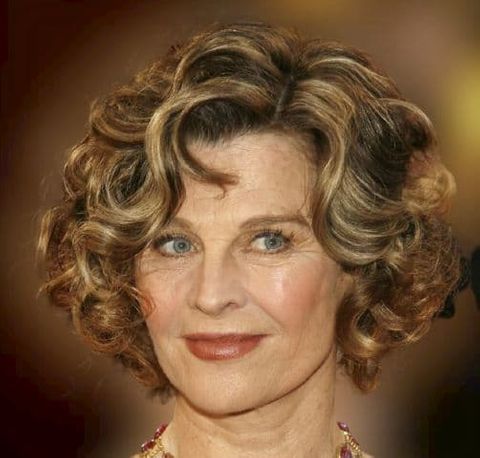 Curly hairstyles for older women are the way to look natural and ...