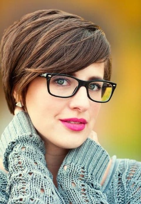 Short hair style for women with glasses