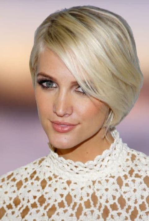 Side swept short haircut for women with long face