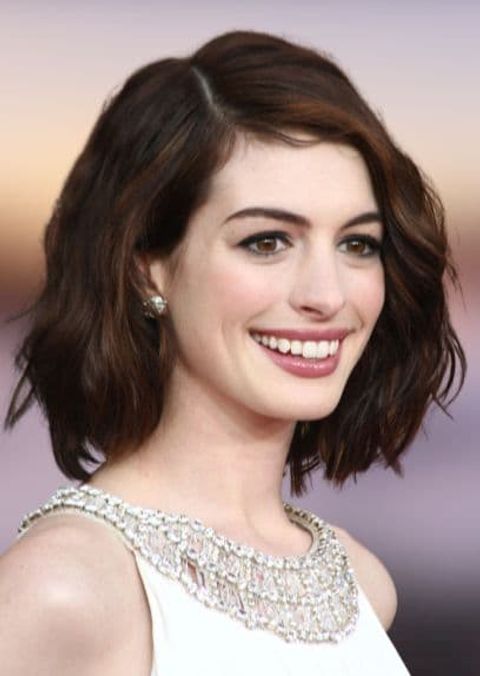 Wavy bob hairstyle for long face