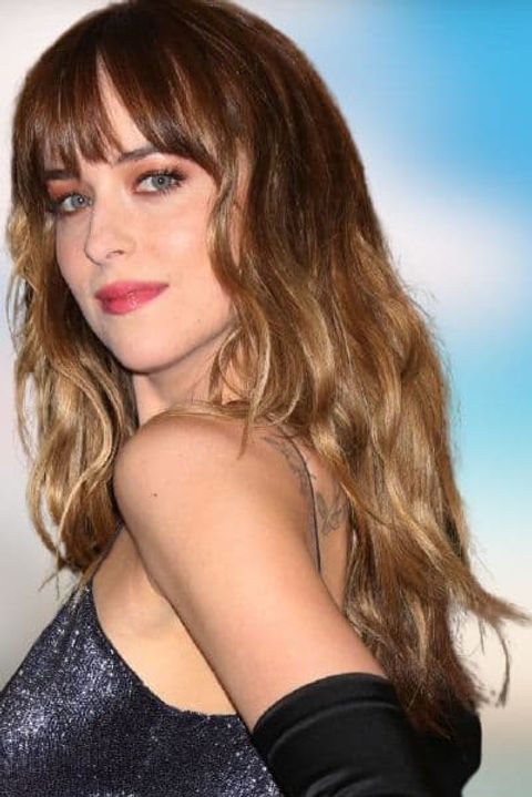 long hairstyles with bangs for women 2021-2022
