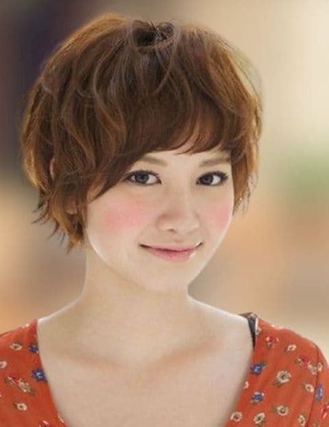 Wavy bob hairstyle for asian girls