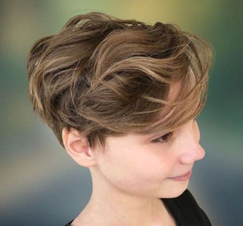 Wavy pixie cut for teenage girls