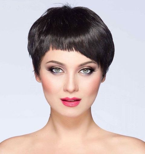 Asymmetrical bangs hair for oval face