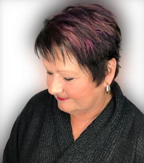 Short Haircuts That Make Women Over 60 Look Younger In 2021 2022