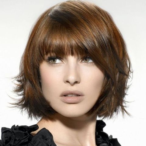 Layered bob for round face