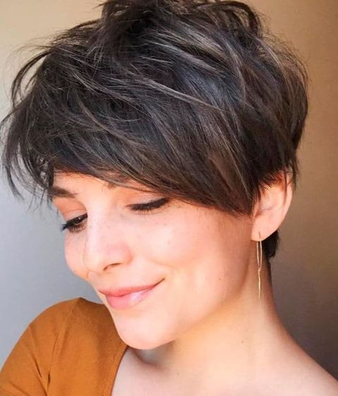 Layered short hair