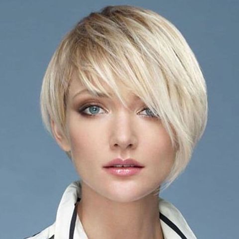 Layered bob haircut for round face