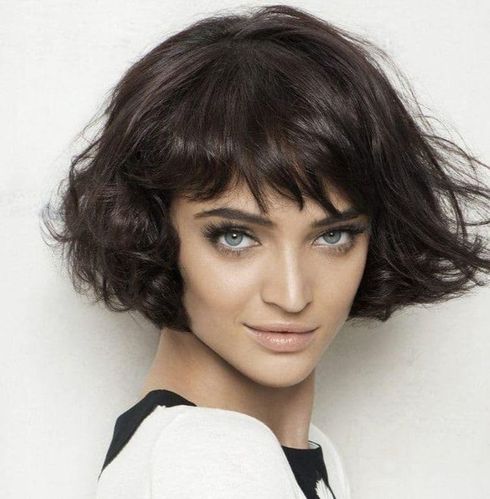 Curly short hair for triange faces