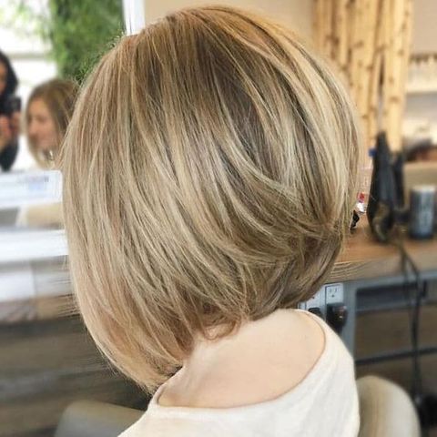 Textured layered long bob