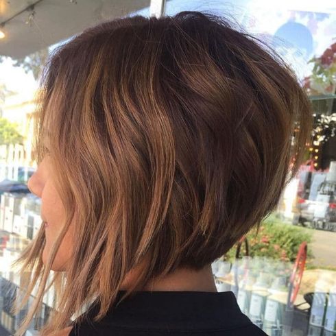 Asymmetrical layered short bob