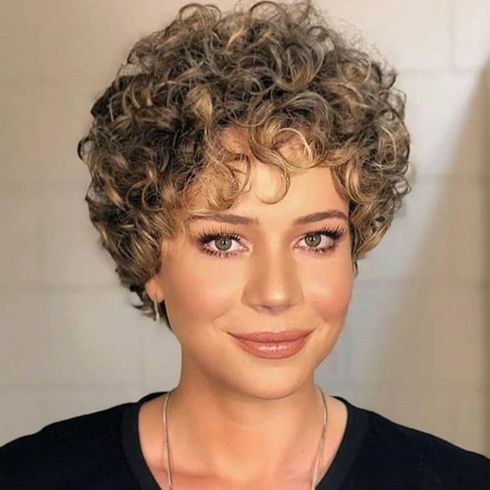 Balayage pixie hair for women with oval face