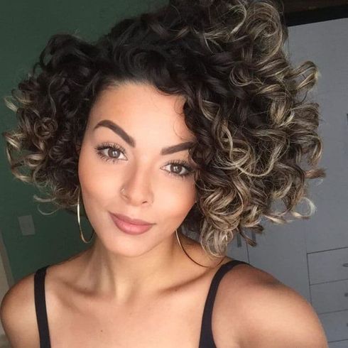 Latest Short Wavy Hairstyles for a More Attractive Look in 2022-2023