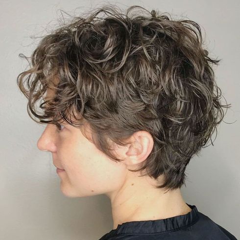 Wavy short hair