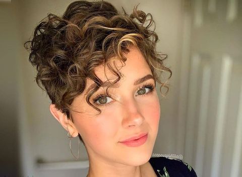 Very stylish curly hair styles for 2020 (short & long hair cuts)