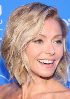 Wavy short haircuts for women 2022-2023